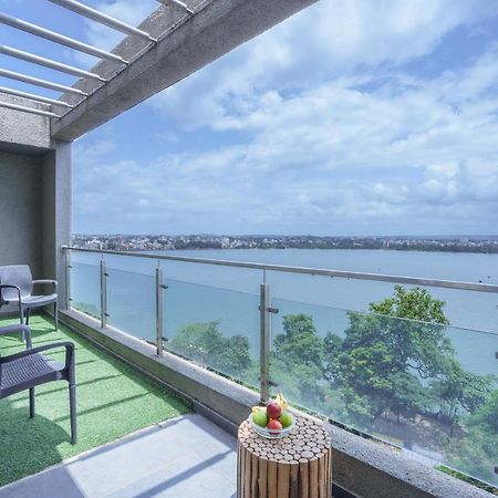 Grey Stone - Lakefront Penthouse Family Rooms Колхапур Екстериор снимка