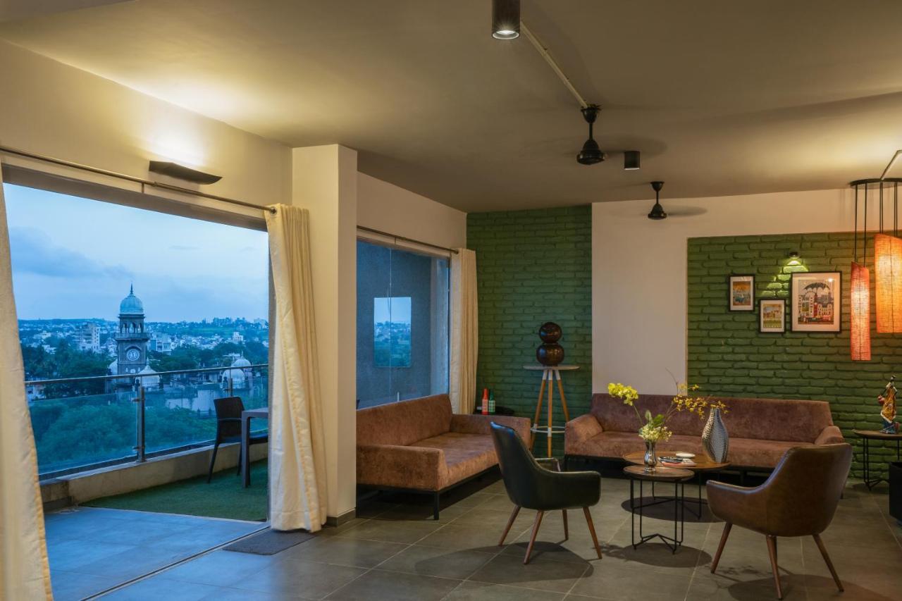 Grey Stone - Lakefront Penthouse Family Rooms Колхапур Екстериор снимка