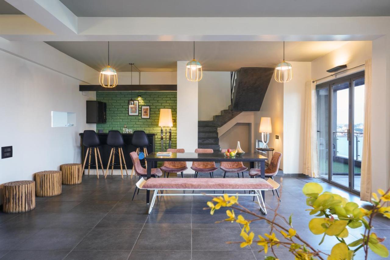 Grey Stone - Lakefront Penthouse Family Rooms Колхапур Екстериор снимка