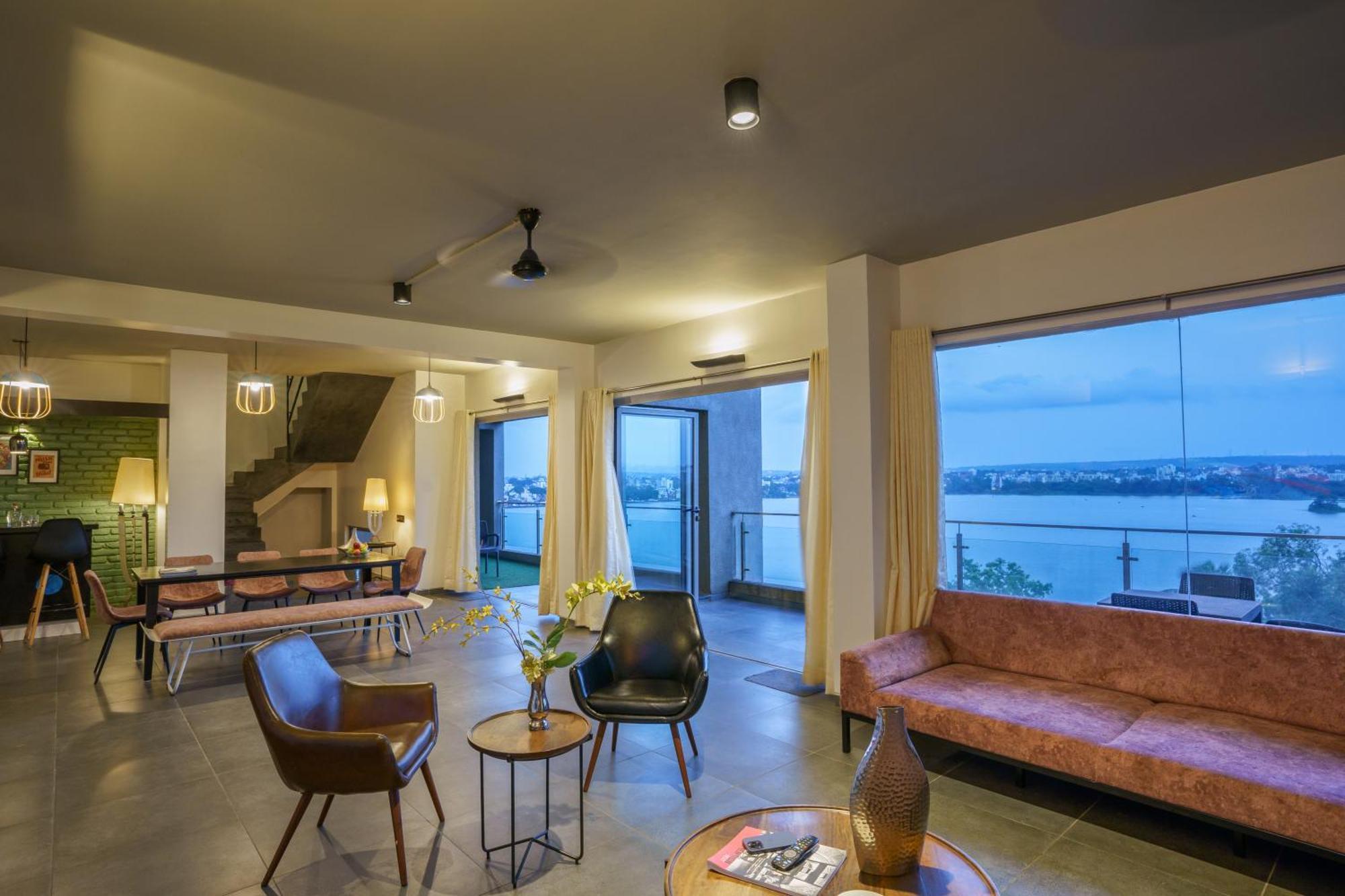 Grey Stone - Lakefront Penthouse Family Rooms Колхапур Екстериор снимка