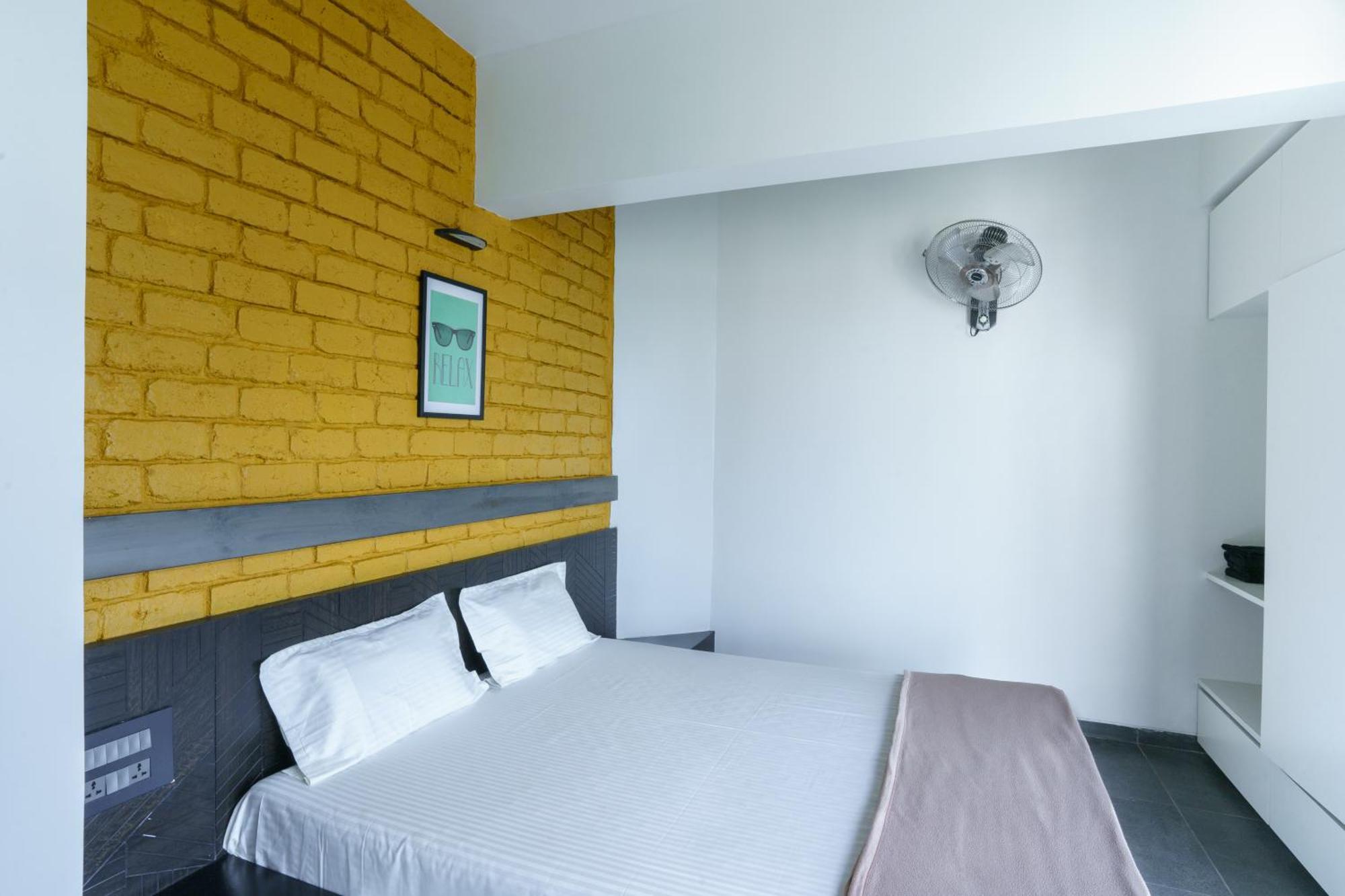 Grey Stone - Lakefront Penthouse Family Rooms Колхапур Екстериор снимка